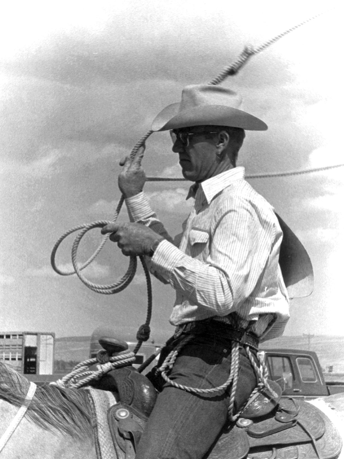 Olin Young, Back when they bucked, rodeo news, roping