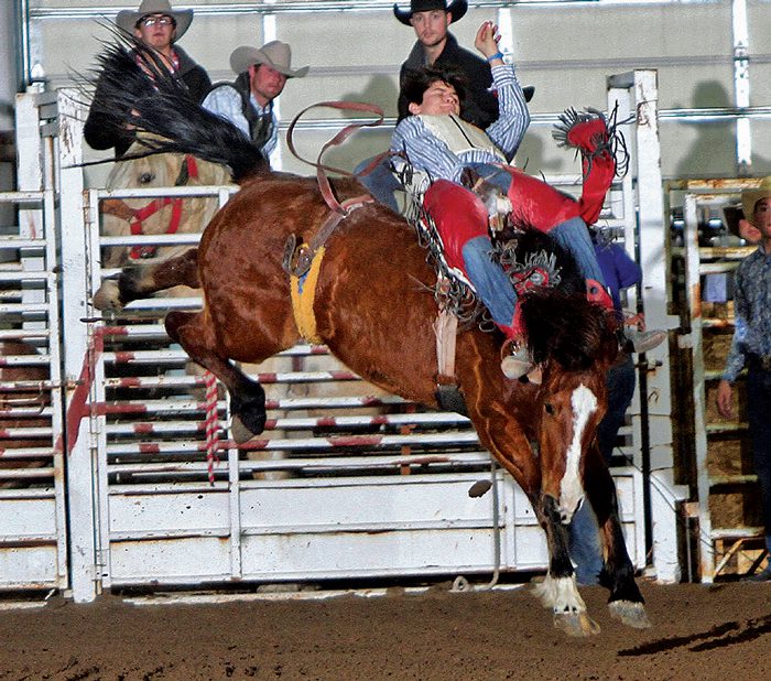 Rowdy Moon competes at McCook NE - Lone S Photography